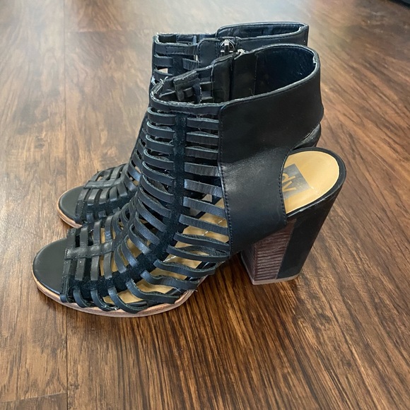 Dolce Vita Black Leather Strappy Block Heels - Picture 3 of 8